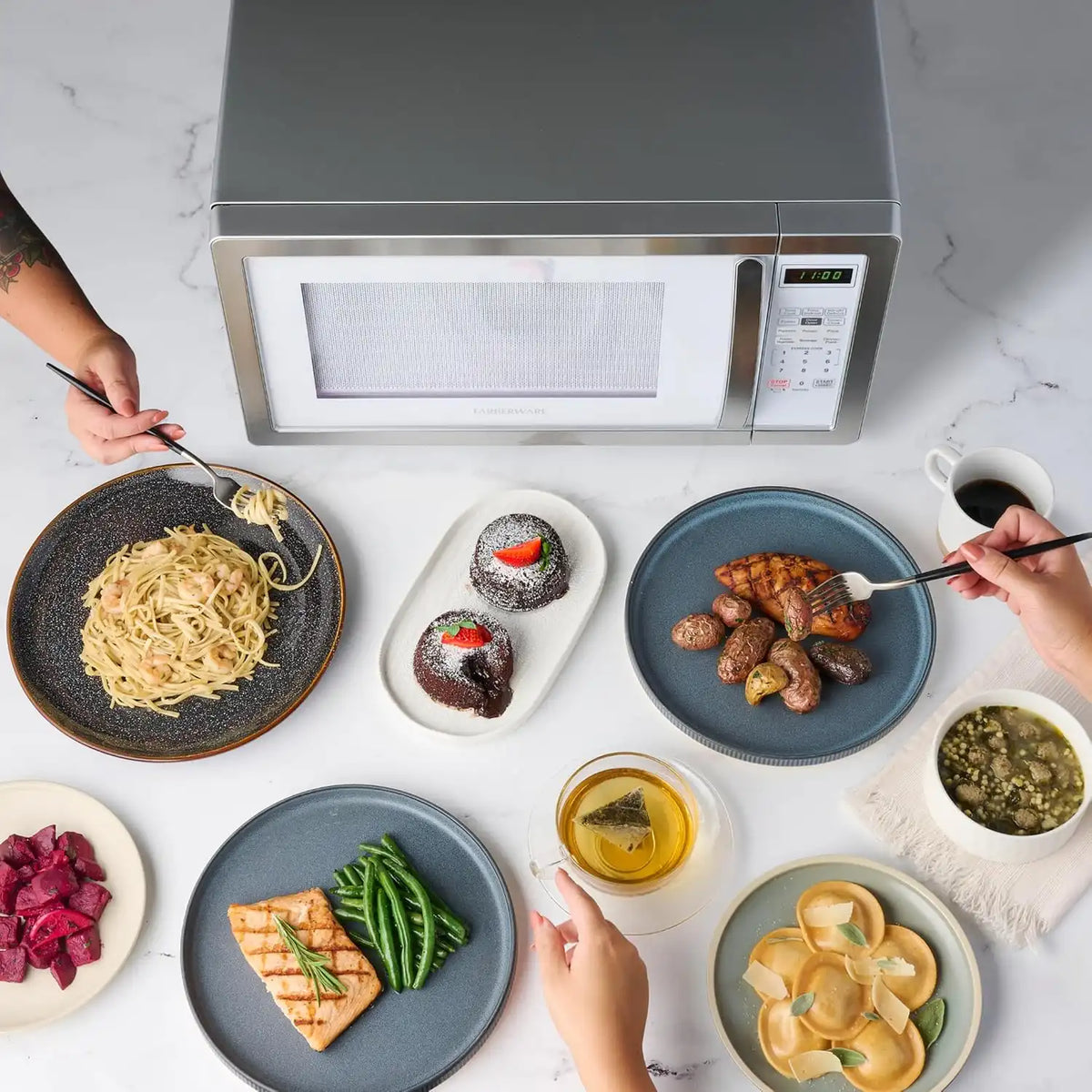 Farberware Countertop Microwave Oven, 1.1 cu. ft., 1000 Watts, White