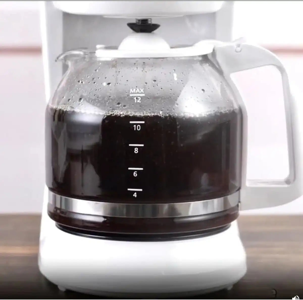 12-Cup Coffee Maker with Easy On/Off Switch, Easy Pour, Non-Drip Carafe with Removable Filter Basket,Keep Hot Plate,Clear Water Level Window Coffee Machine, Black (White)