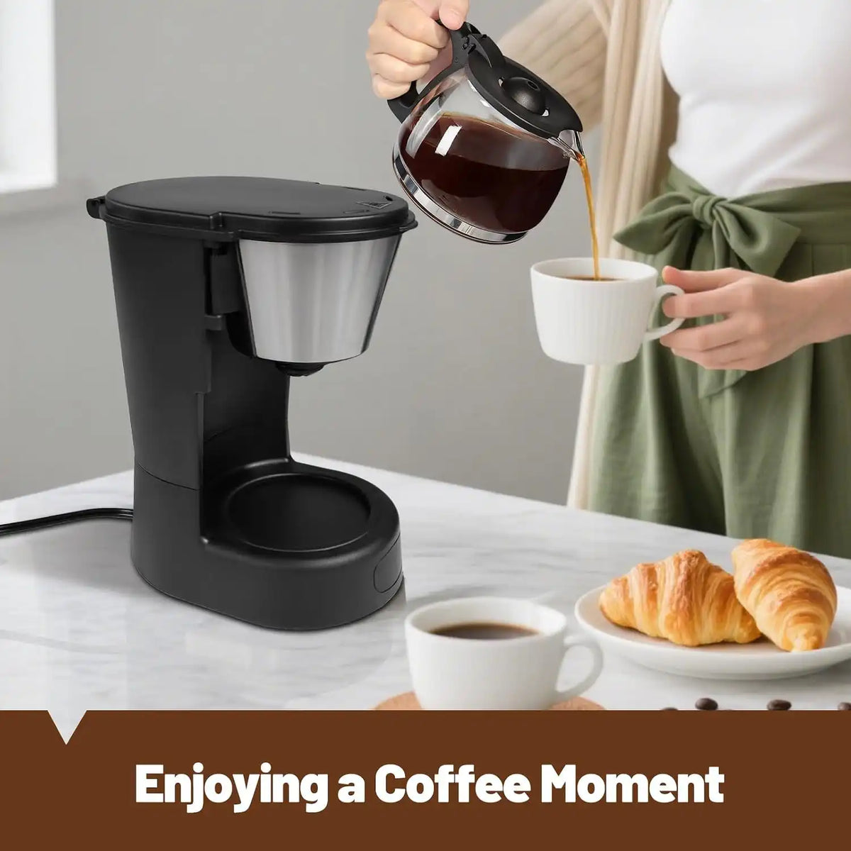5 Cup Drip Coffee Maker One-Touch Anti-Drip Coffee Machine with Reusable Filter Carafe Auto Keep Warm Plate Spoon Coffee Pot Suitable for Home Use 110V